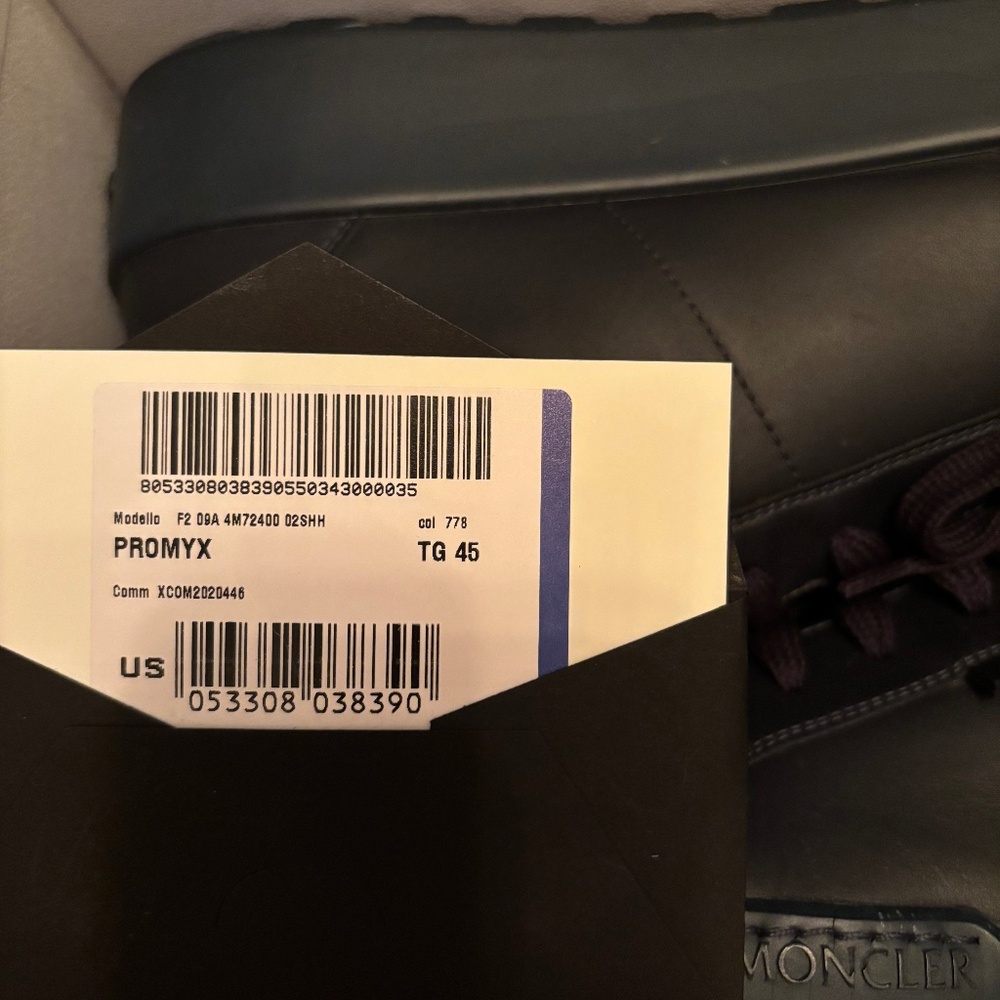 Mens Moncler Navy blue leather sneakers - Picture 3 of 5